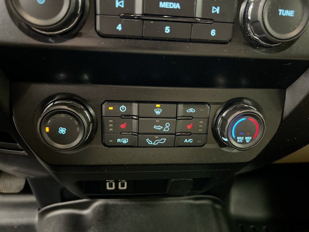 Used 2020 Ford F150 XLT w/ Equipment Group 302A Luxury AWD/4WD image 17