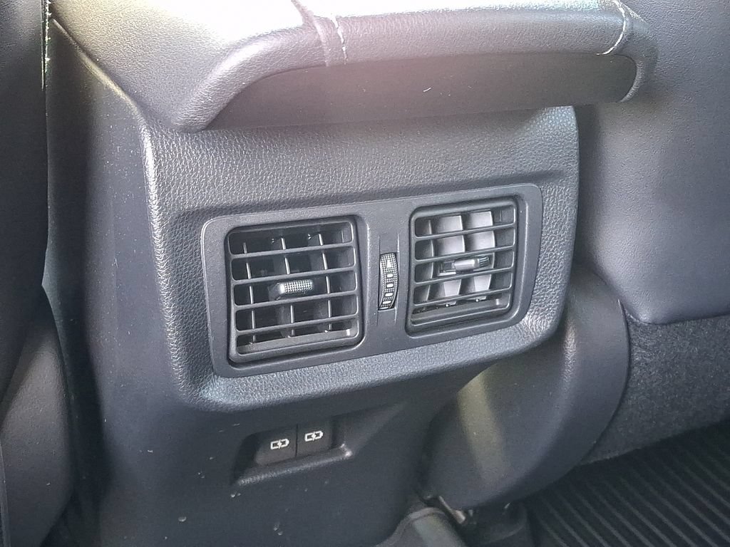 Certified 2024 Toyota Venza XLE AWD/4WD image 12