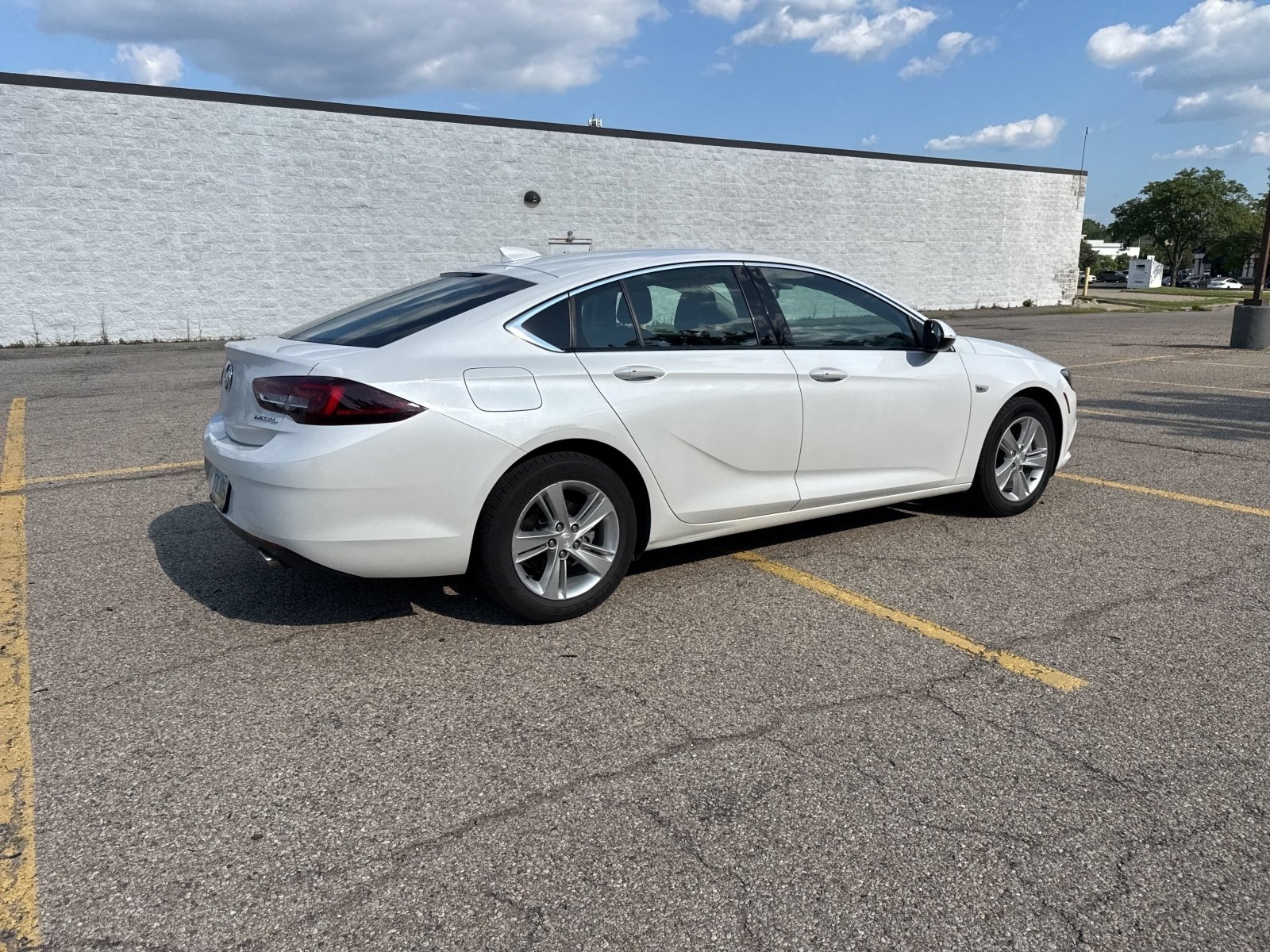 Used 2019 Buick Regal Preferred w/ Sights and Sounds Package FWD image 20