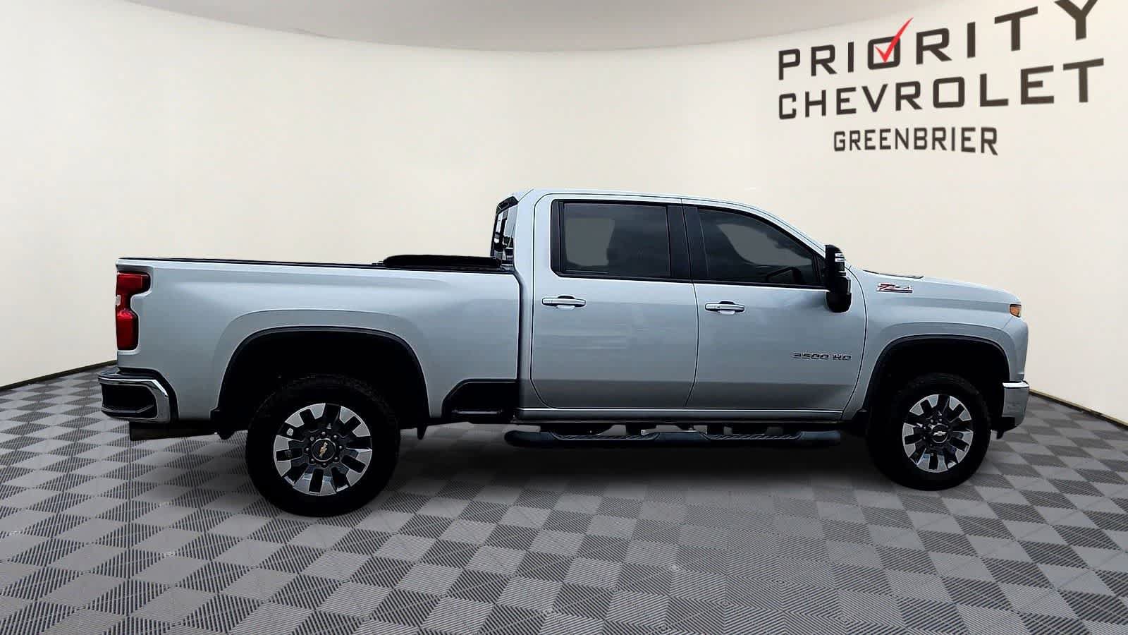 Used 2023 Chevrolet Silverado 3500 LT w/ All Star Edition AWD/4WD image 9