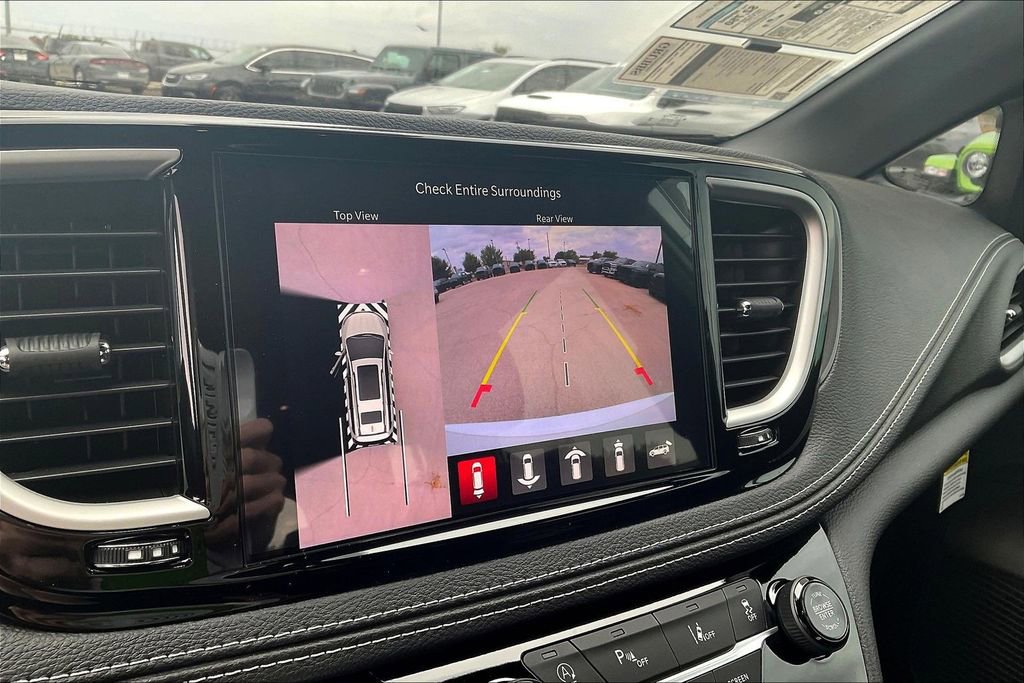 New 2026 Chrysler Pacifica Select FWD image 16