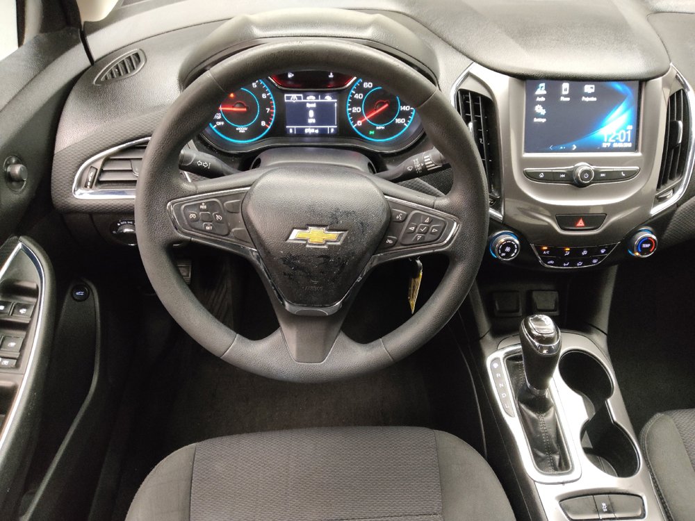 Used 2017 Chevrolet Cruze LT FWD image 22