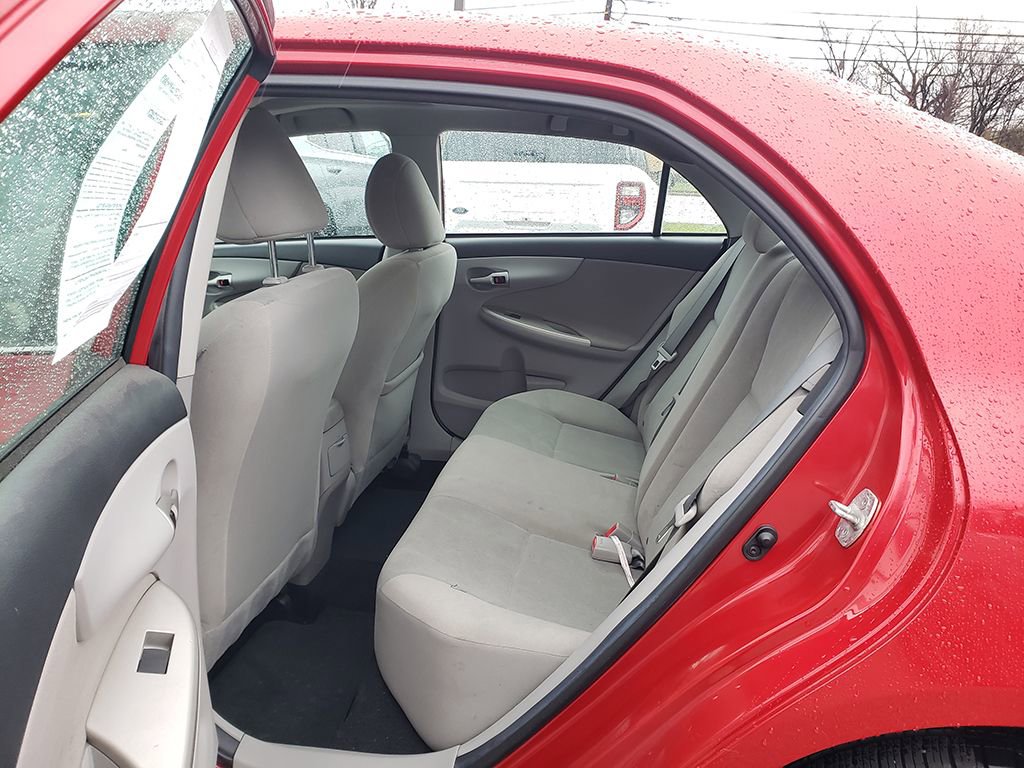 Used 2013 Toyota Corolla LE w/ Premium Complete Pkg FWD image 7