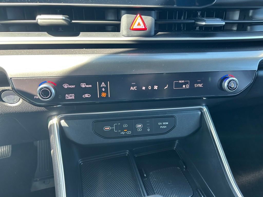 Certified 2025 Kia Carnival SX image 15