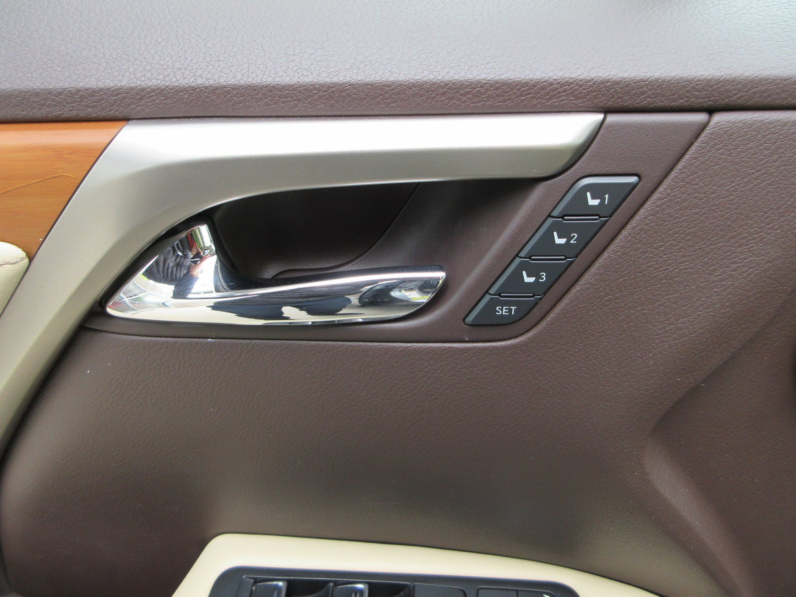 Used 2016 Lexus RX 450h AWD w/ Cold Weather Package image 28