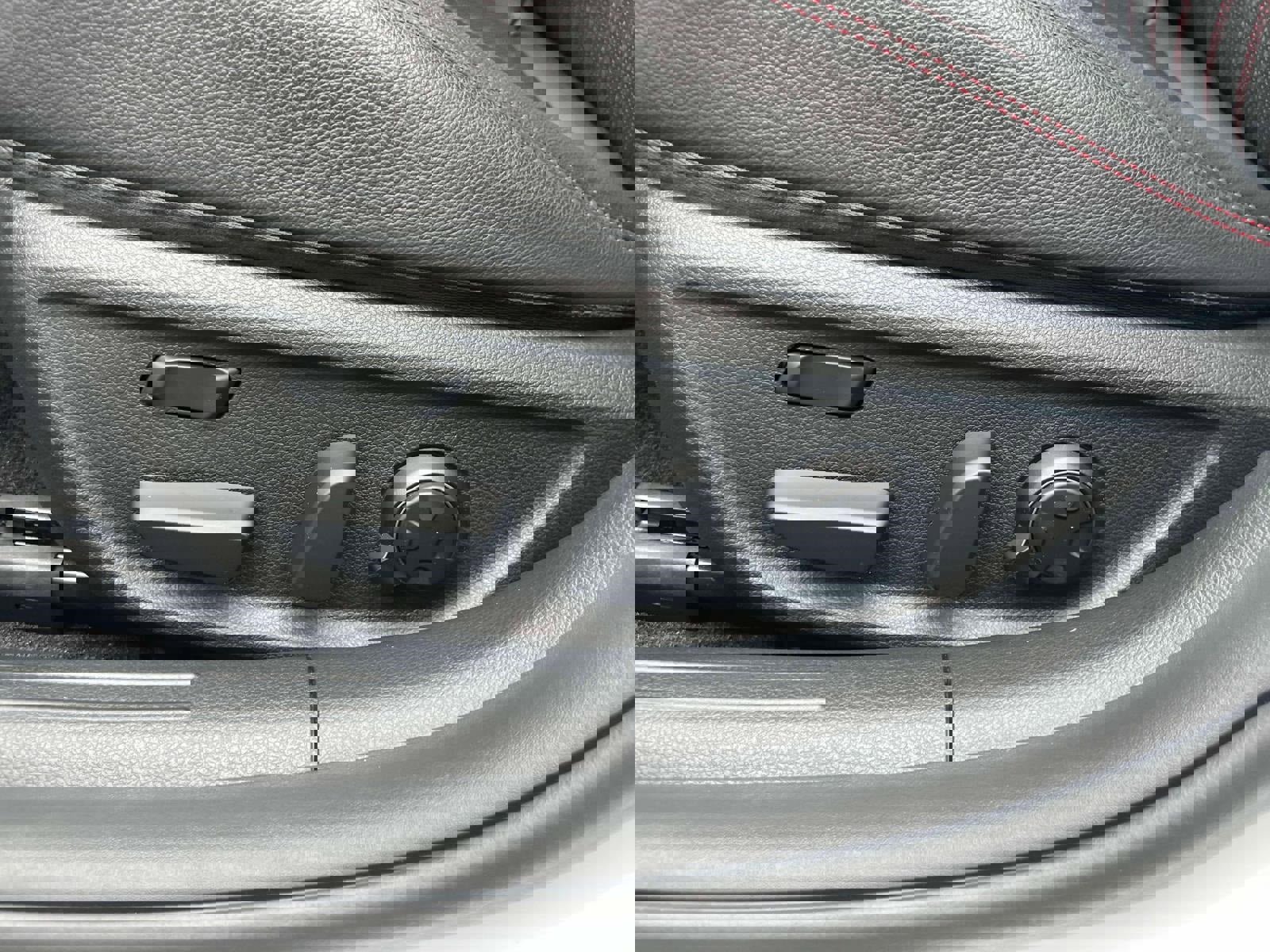 Used 2024 Genesis G70 3.3T Advanced image 18