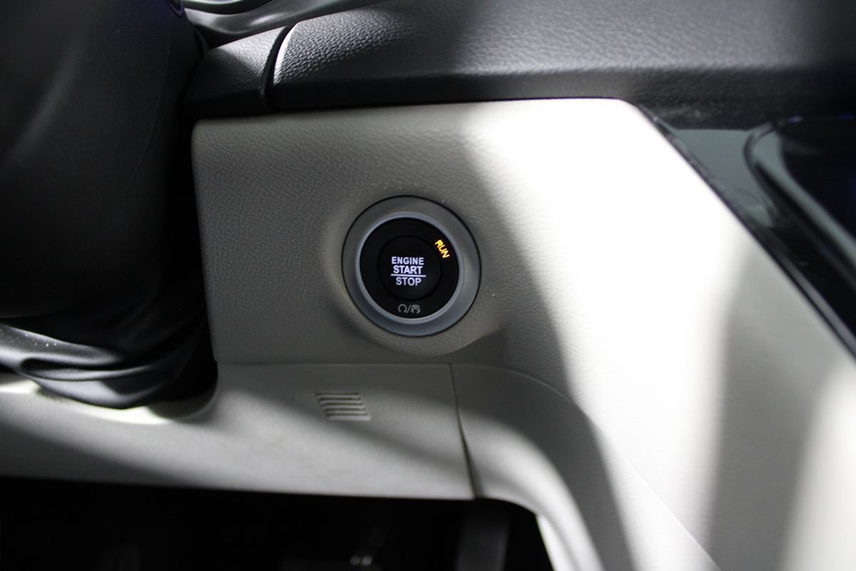 Used 2024 Chrysler Pacifica Touring-L FWD image 16