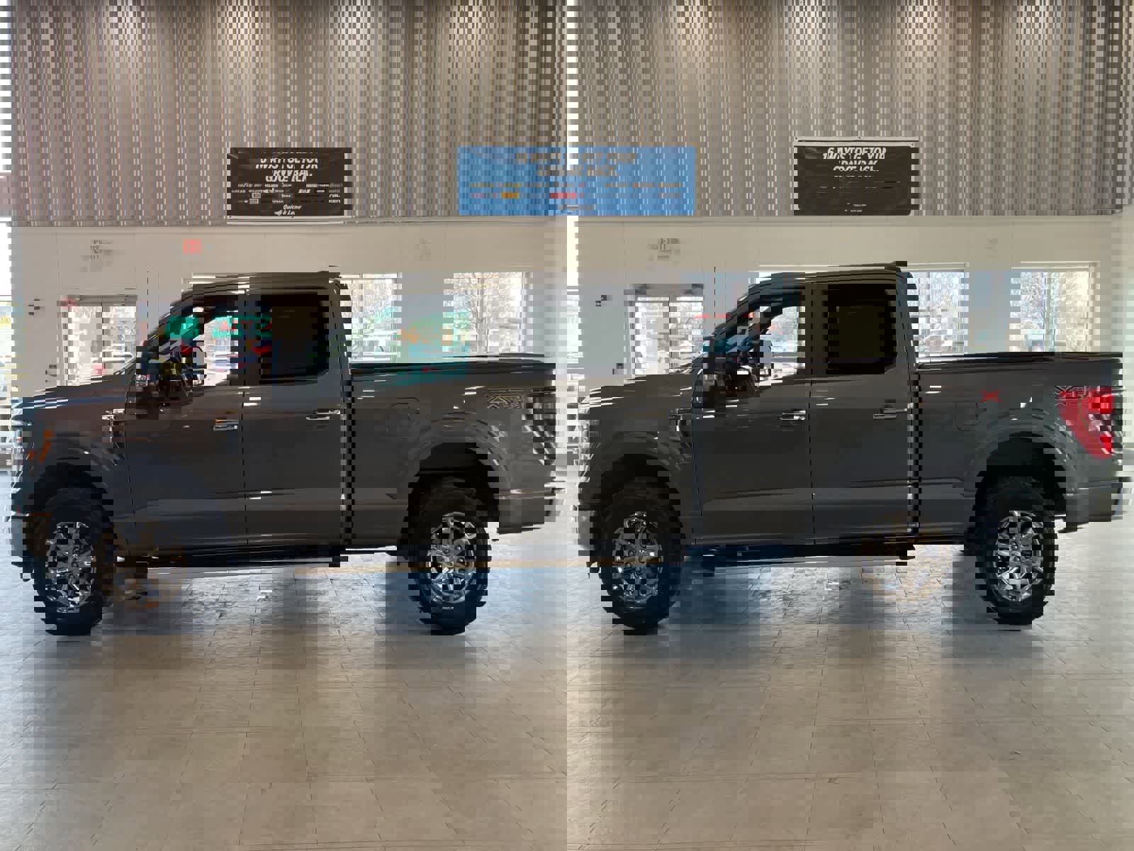 Used 2022 Ford F150 XLT w/ XTR Package AWD/4WD image 8