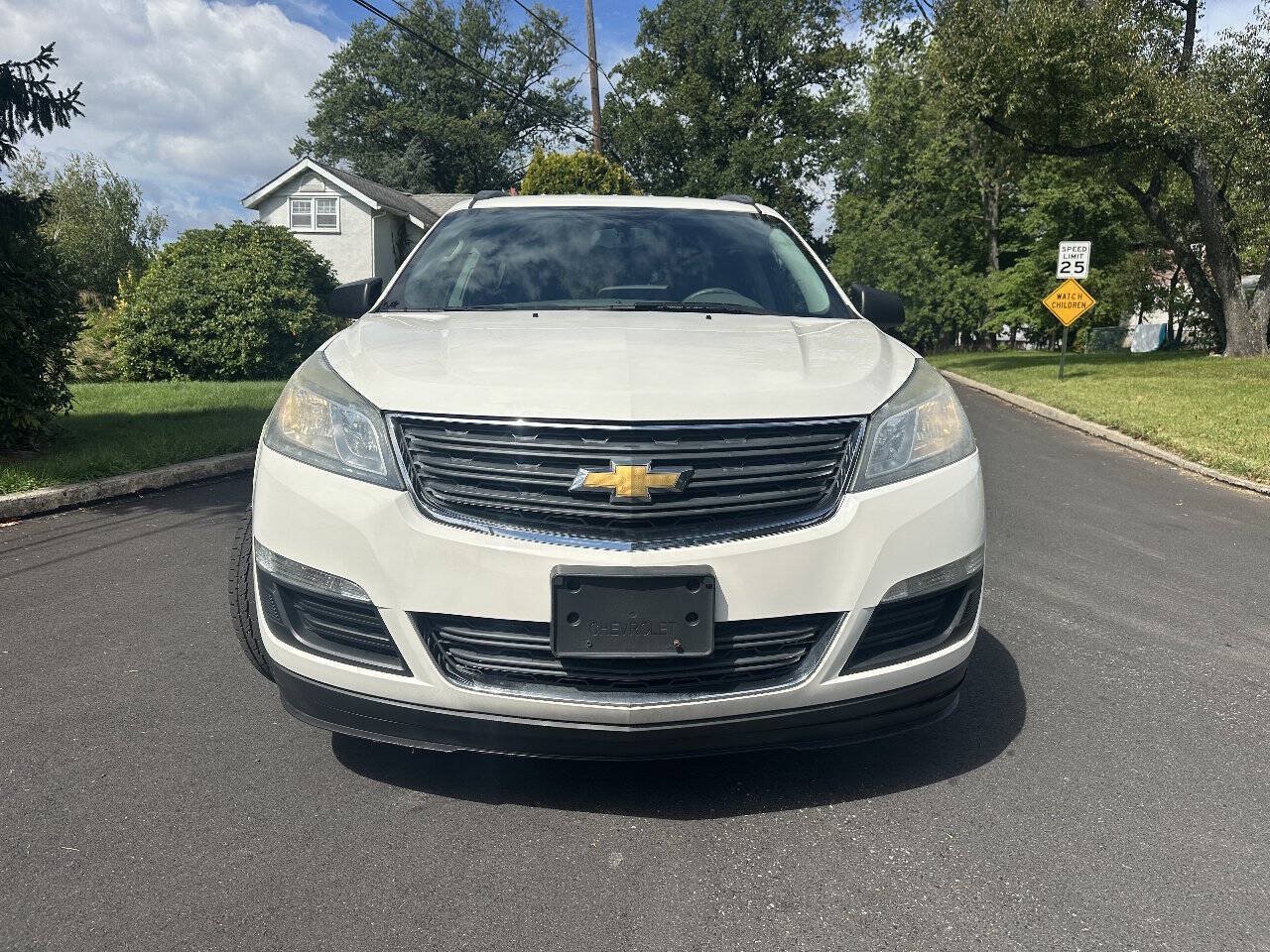 Used 2013 Chevrolet Traverse LS FWD image 3