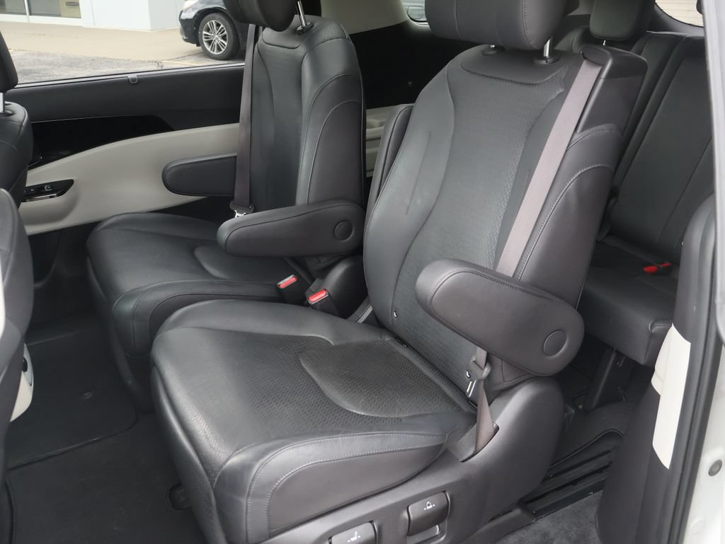 Certified 2024 Kia Carnival SX Prestige FWD image 10