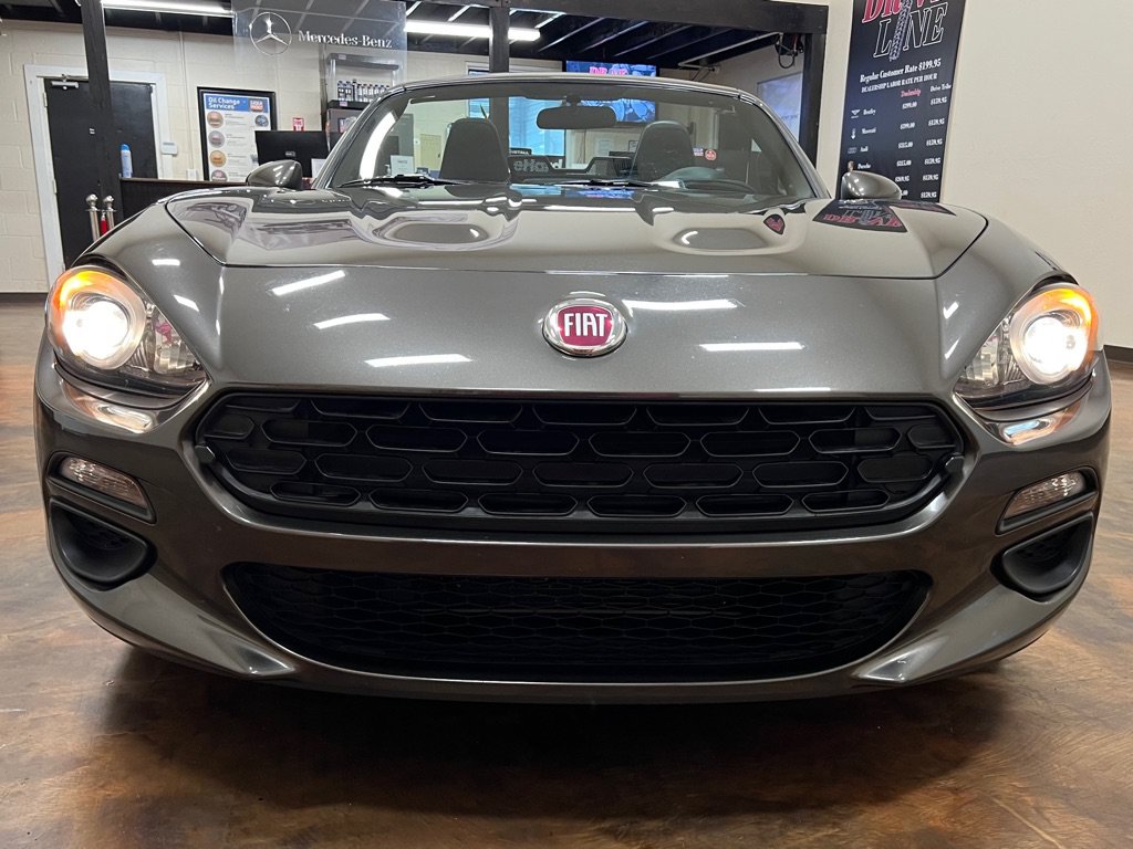 Used 2017 FIAT 124 Spider Classica RWD image 4