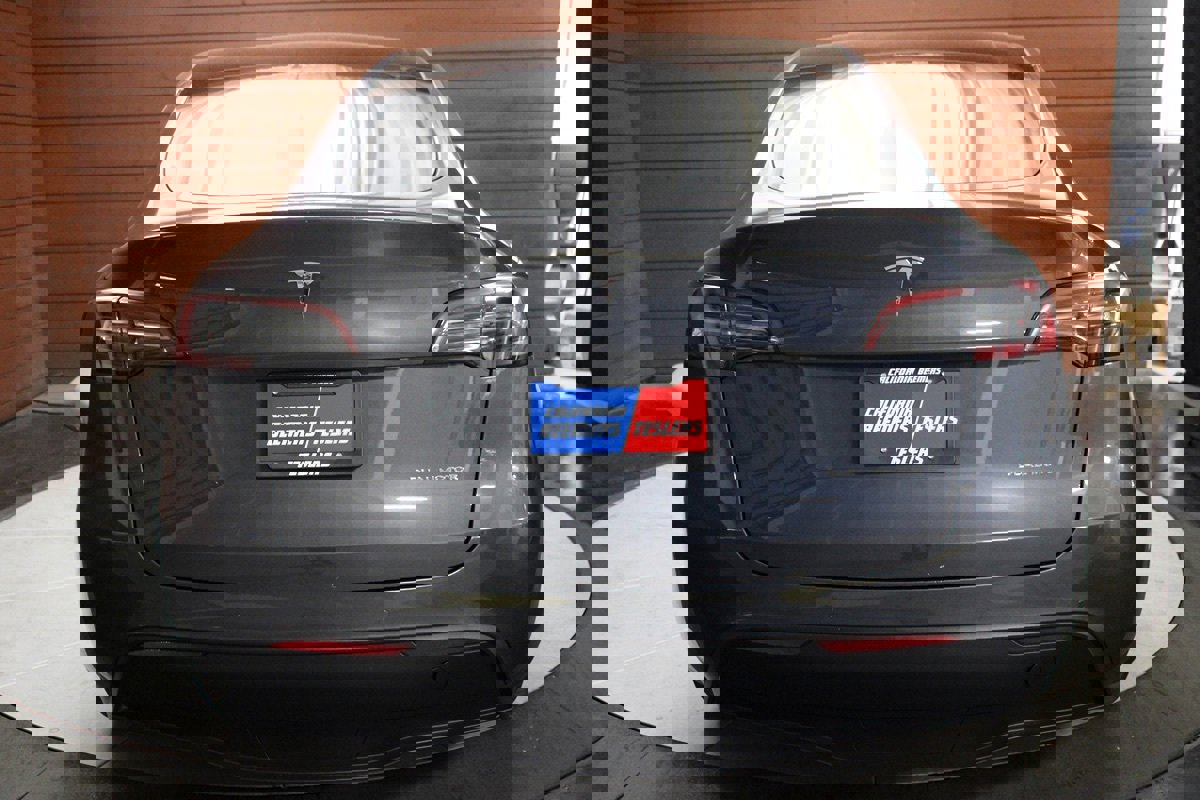 Used 2023 Tesla Model Y Long Range image 11