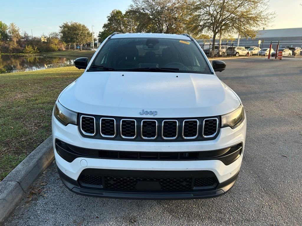Used 2025 Jeep Compass Latitude w/ Convenience Group image 8