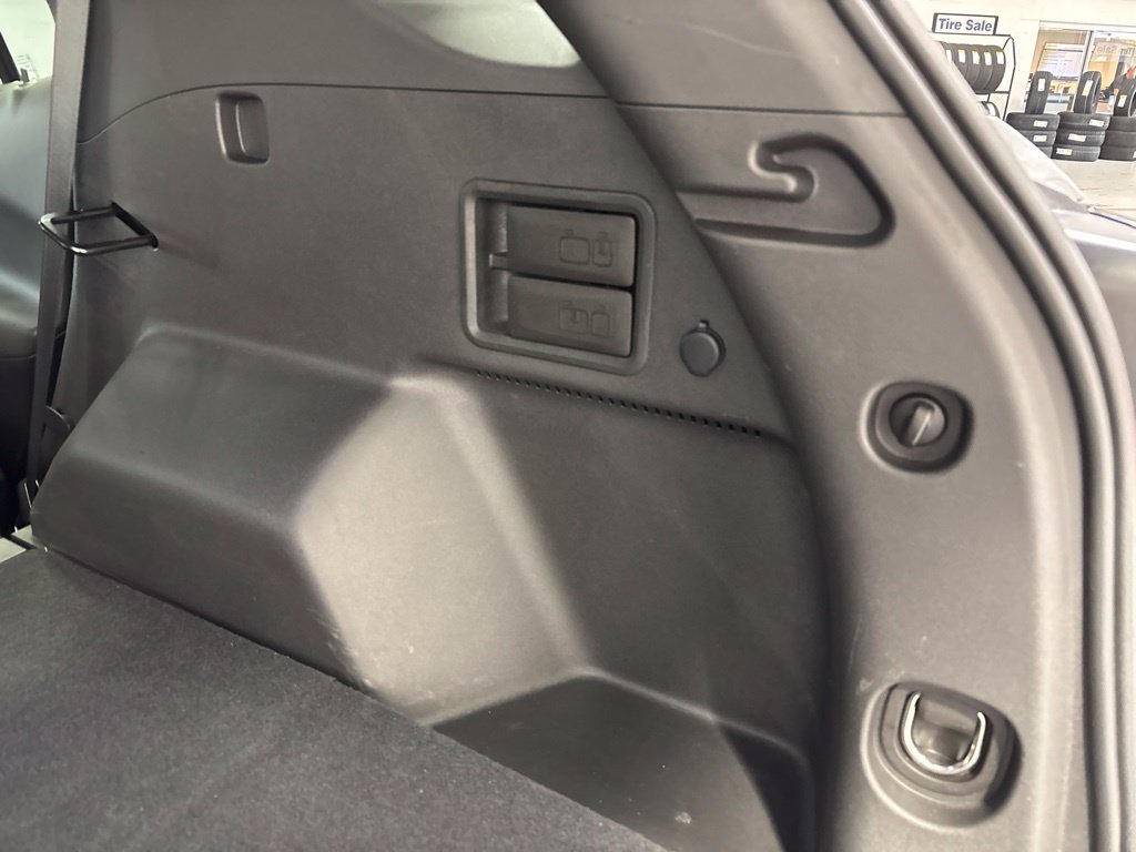 Used 2024 Chevrolet Equinox LT AWD/4WD image 40