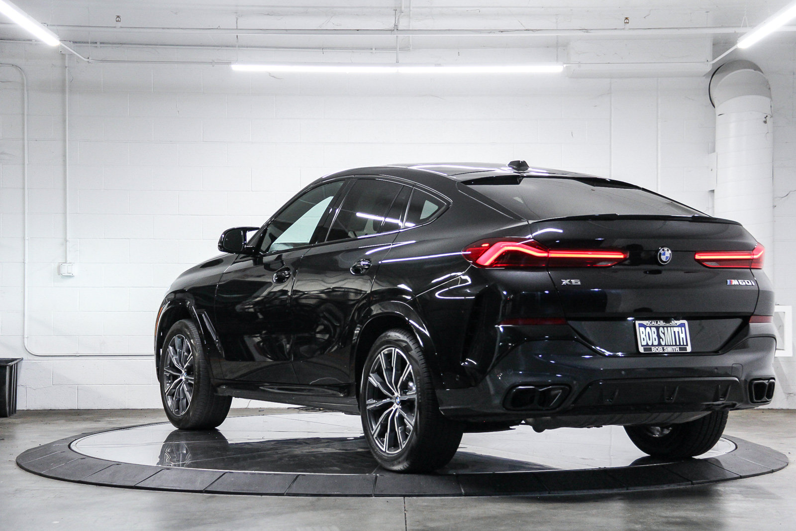 Used 2025 BMW X6 M60i AWD/4WD image 4