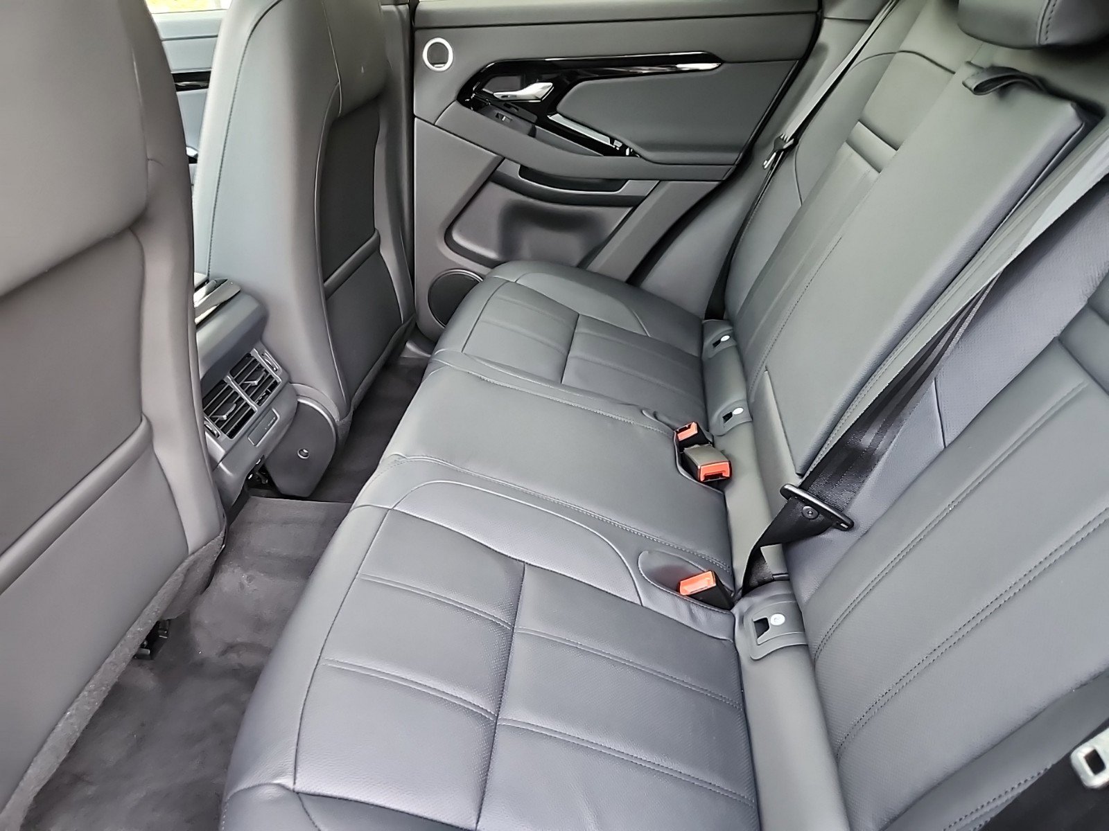 Used 2025 Land Rover Range Rover Evoque S image 5