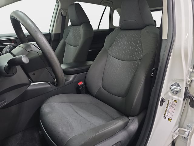 Used 2023 Toyota RAV4 XLE AWD/4WD image 12