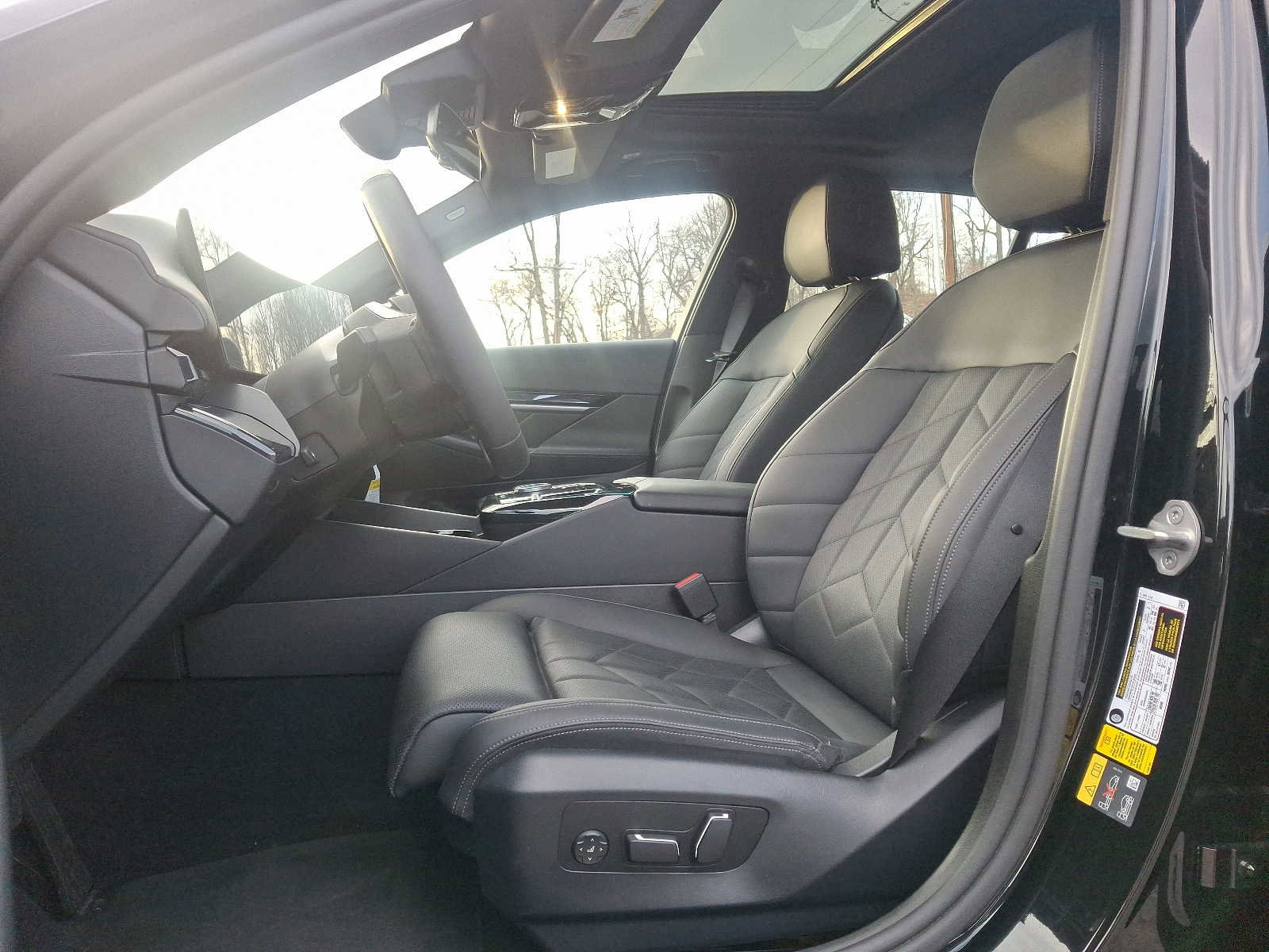 Used 2024 BMW i5 eDrive40i w/ Premium Package image 13