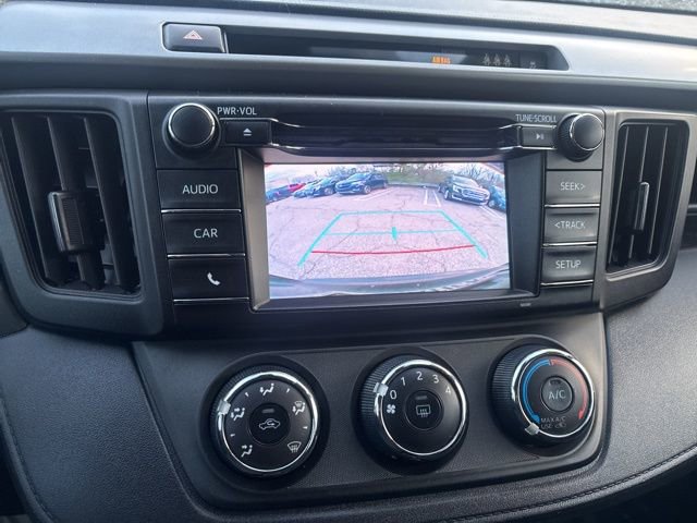 Used 2018 Toyota RAV4 LE image 27