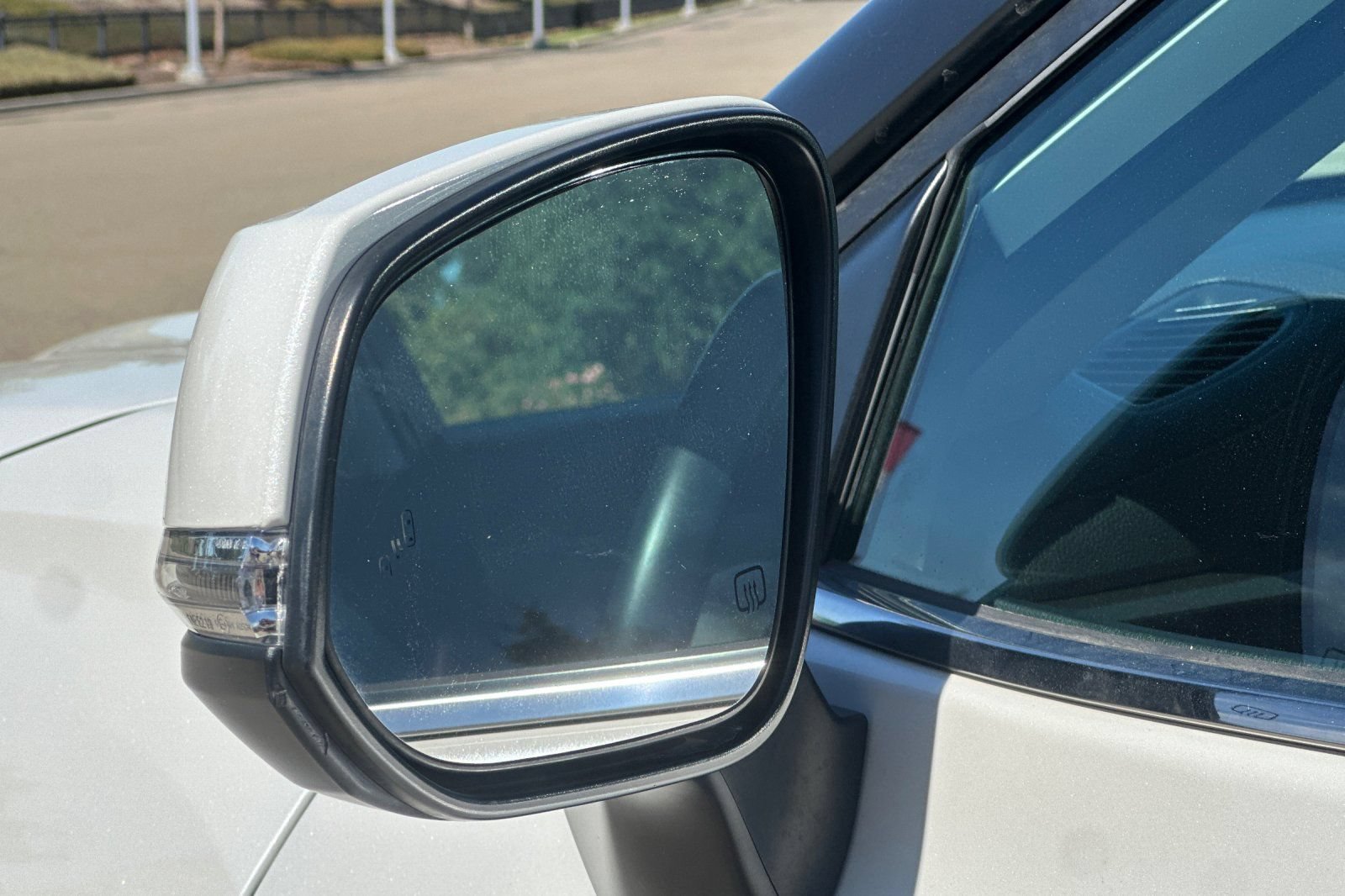 Used 2021 Toyota Highlander LE AWD/4WD image 55
