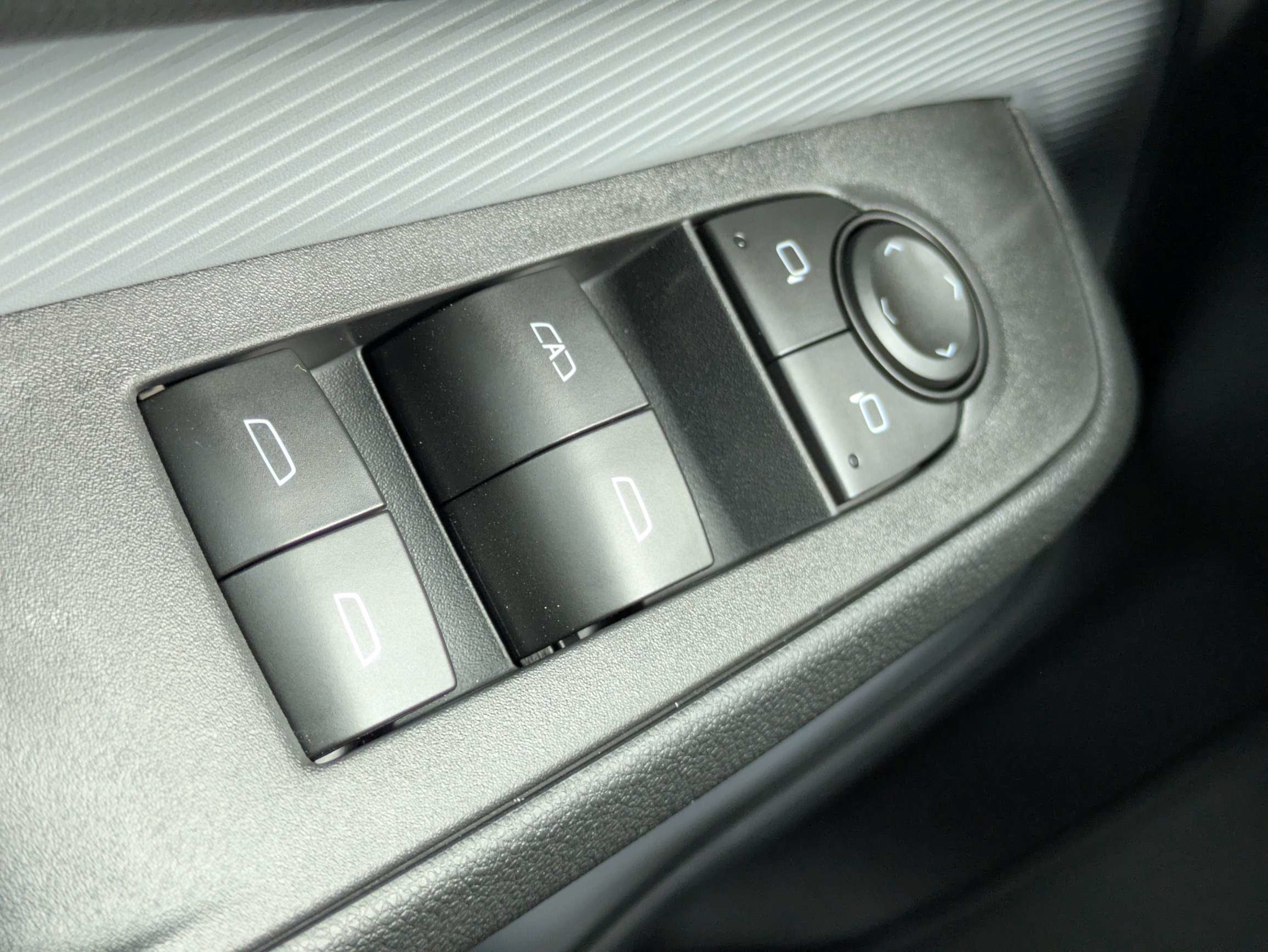New 2027 Chevrolet Bolt RS w/ Technology Package FWD image 14