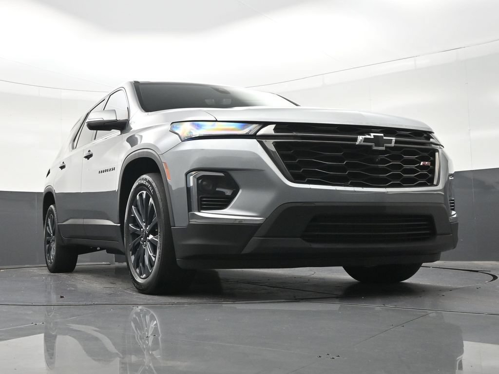 Used 2023 Chevrolet Traverse RS FWD image 32