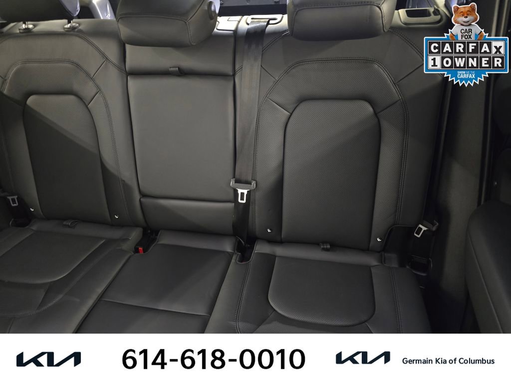 Used 2025 Land Rover Defender 110 X-Dynamic SE image 18