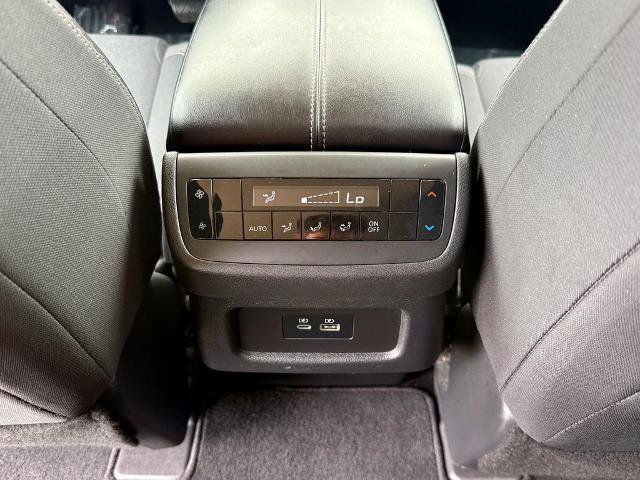 Used 2022 Nissan Pathfinder SV AWD/4WD image 34