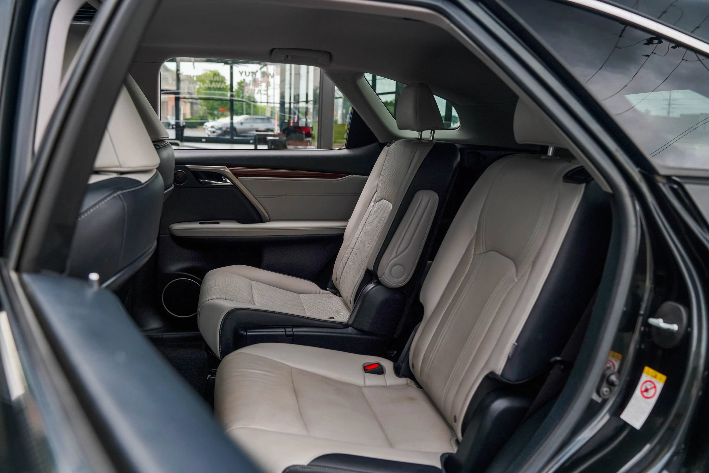 Used 2018 Lexus RX 450hL Premium w/ Premium Package AWD/4WD image 29