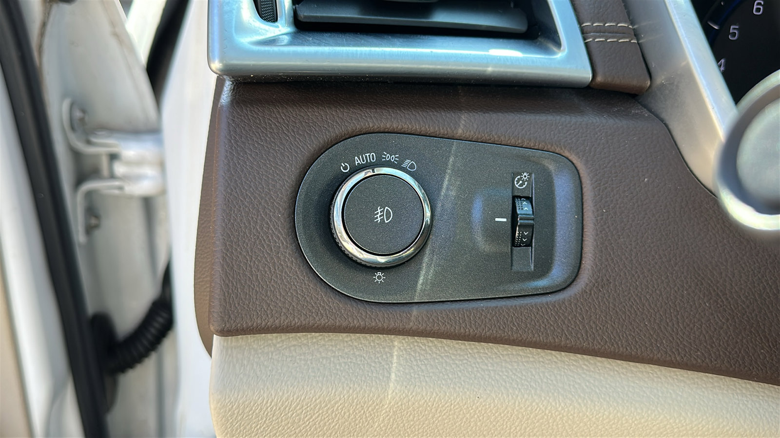 Used 2016 Cadillac SRX Performance w/ Driver Awareness Package image 16