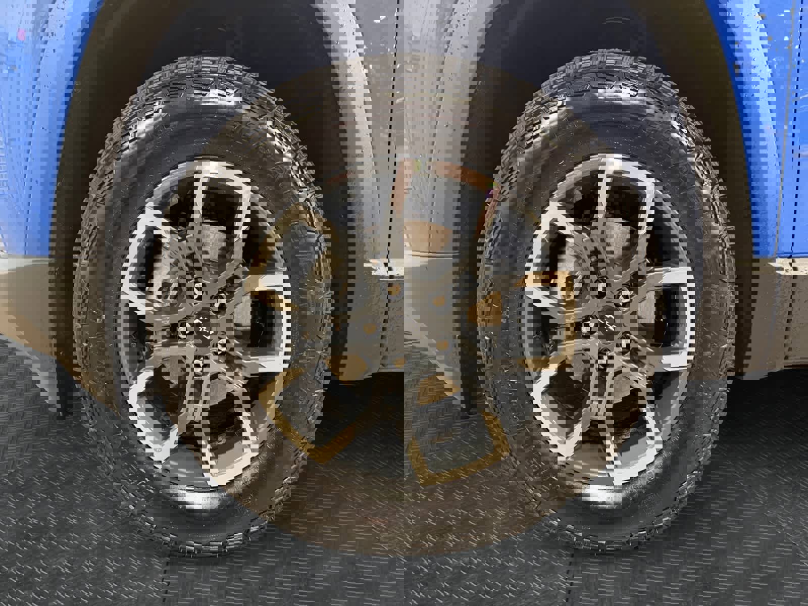 Used 2025 Chevrolet Equinox ACTIV w/ Safety and Technology Package AWD/4WD image 15