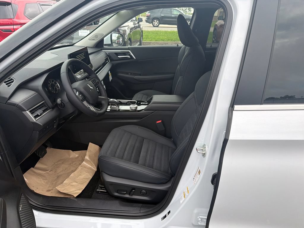 New 2026 Mitsubishi Outlander SE FWD image 12