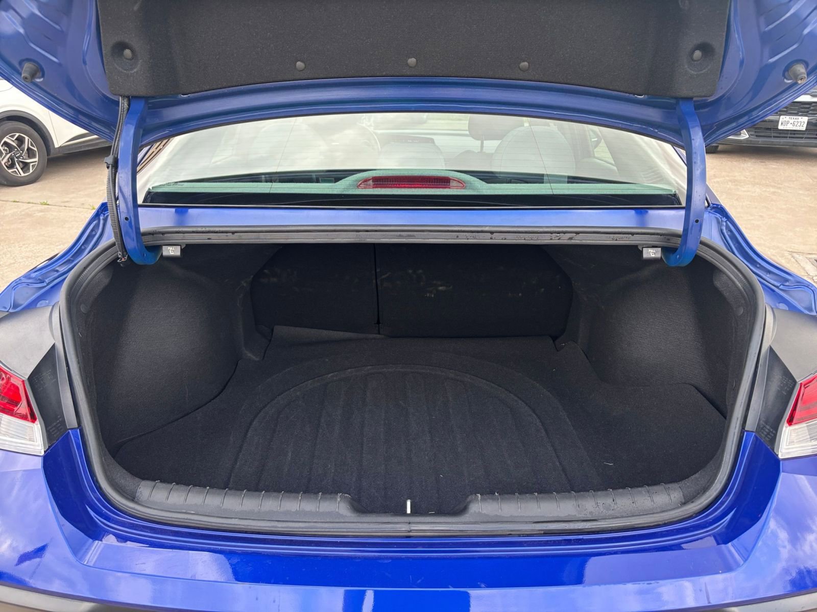 Used 2025 Hyundai Elantra SEL image 32