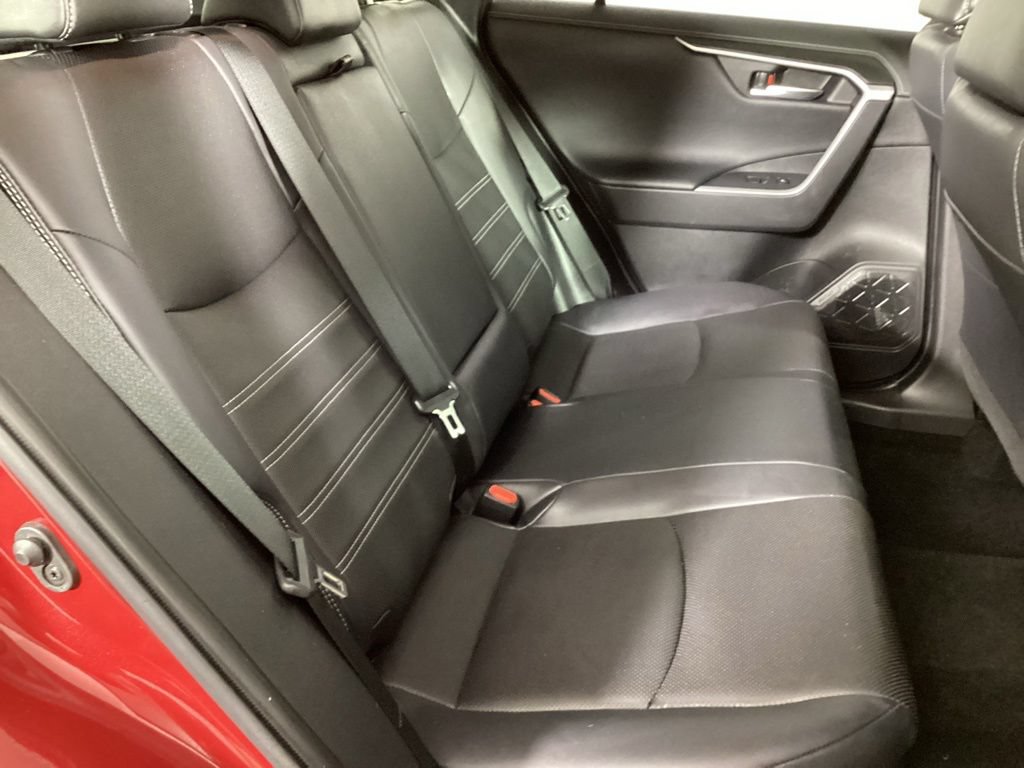 Used 2020 Toyota RAV4 Limited AWD/4WD image 24