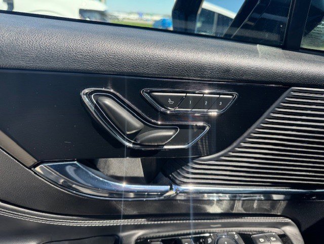 Used 2020 Lincoln Corsair FWD w/ Premium Package image 12