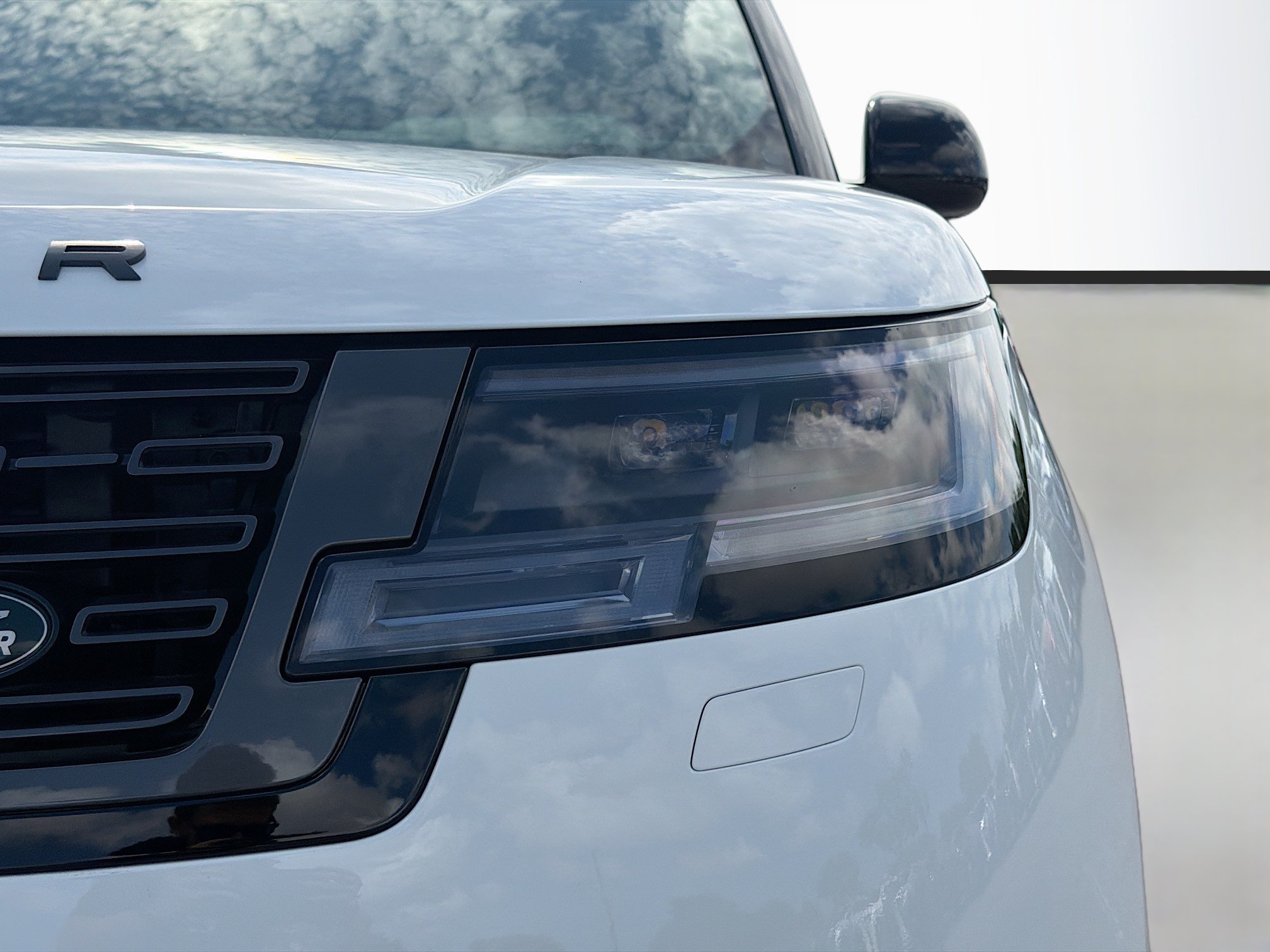 New 2026 Land Rover Range Rover Long Wheelbase SE AWD/4WD image 9