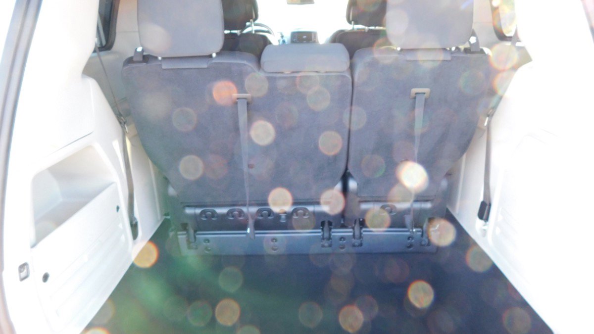 Used 2019 Dodge Grand Caravan SE w/ UConnect Hands-Free Group image 29