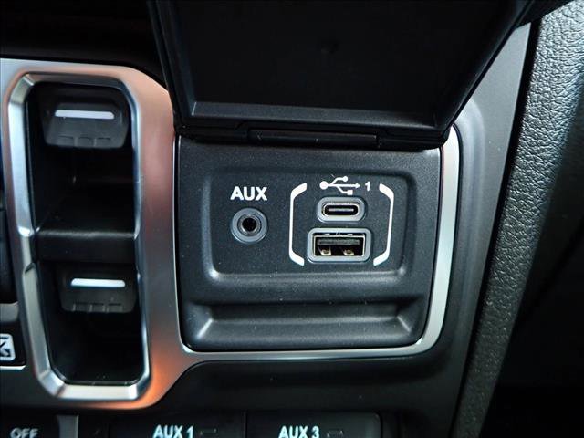 New 2025 Jeep Gladiator Willys AWD/4WD image 18