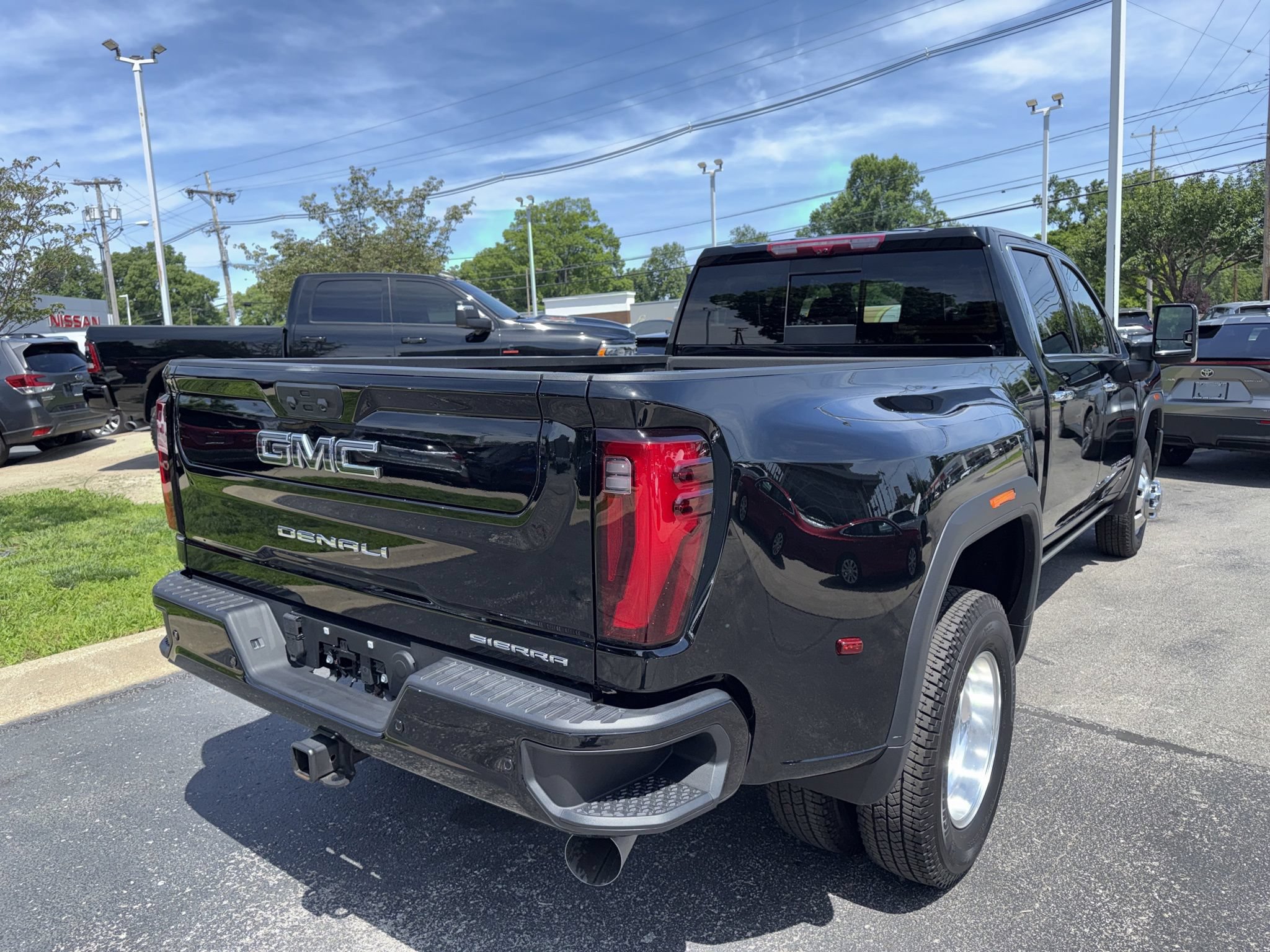 Used 2026 GMC Sierra 3500 Denali Ultimate AWD/4WD image 6