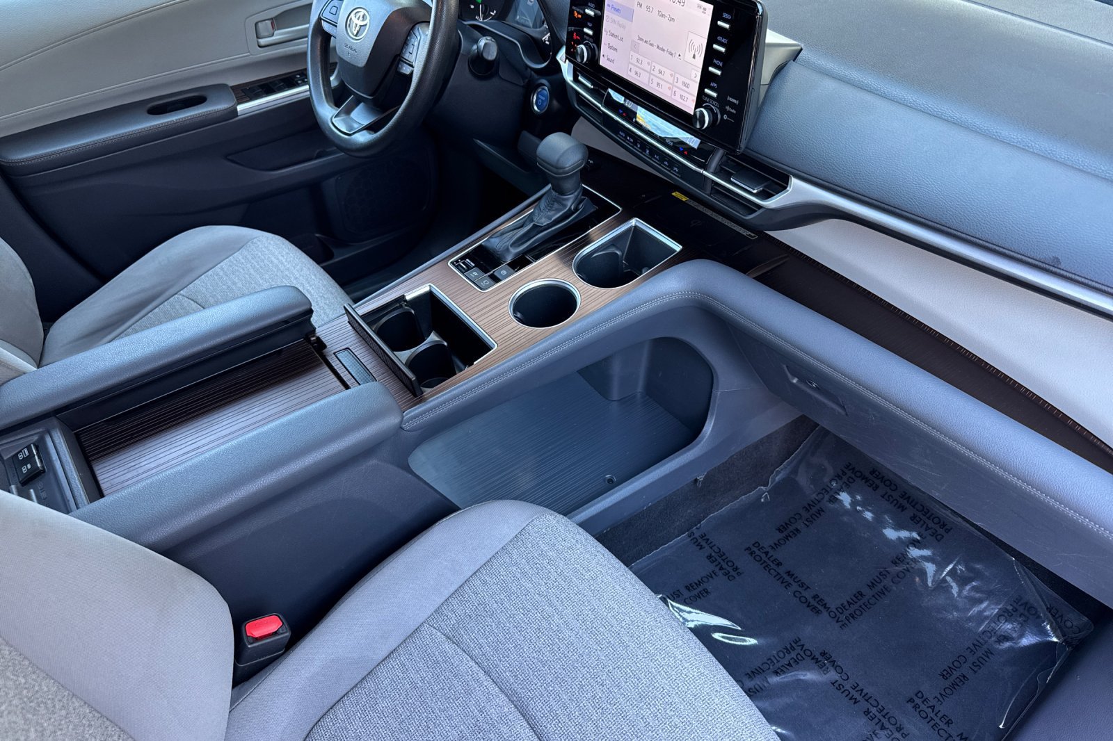 Used 2022 Toyota Sienna LE w/ LE Plus Package AWD/4WD image 18