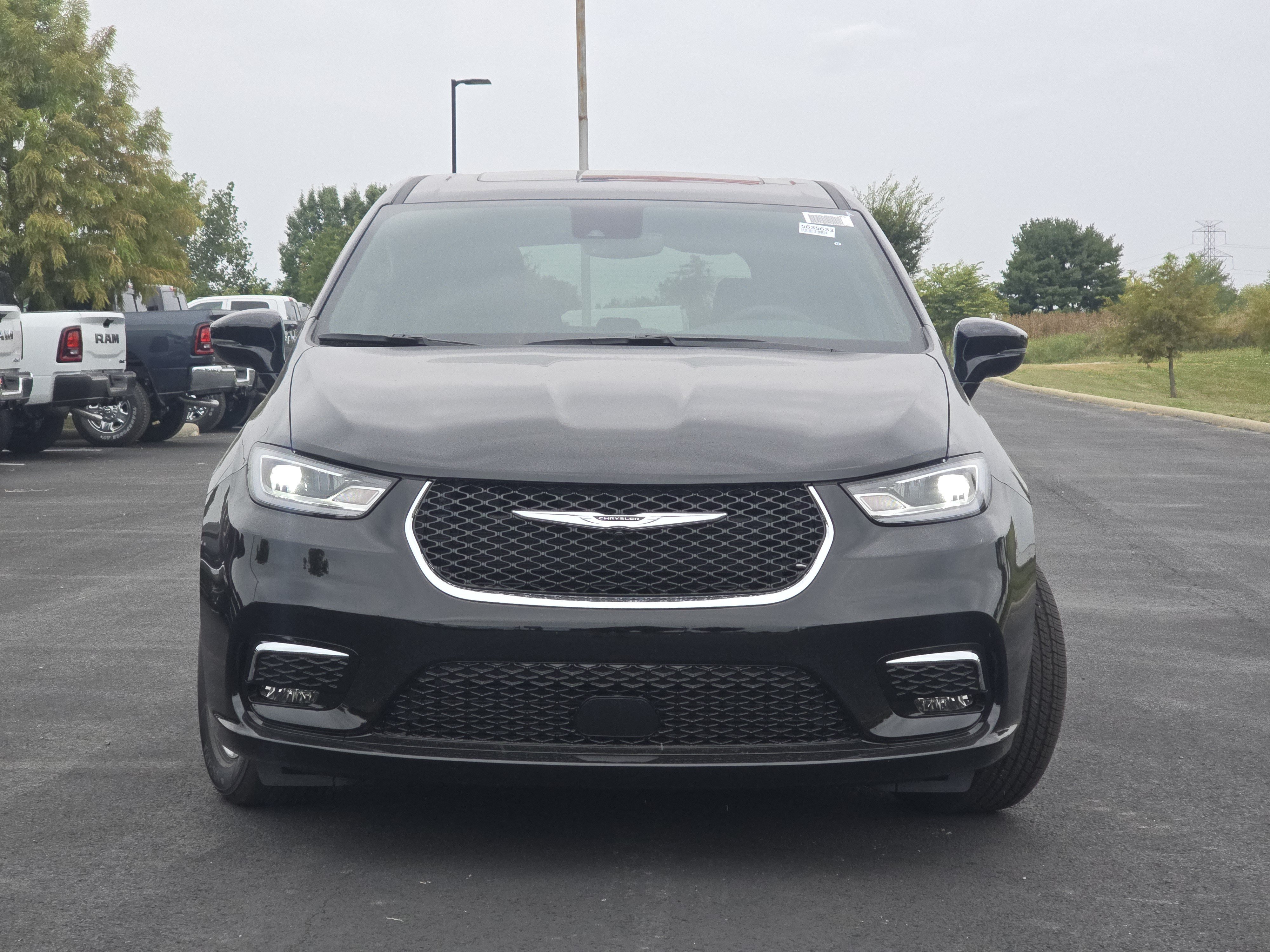 New 2026 Chrysler Pacifica Select FWD image 12
