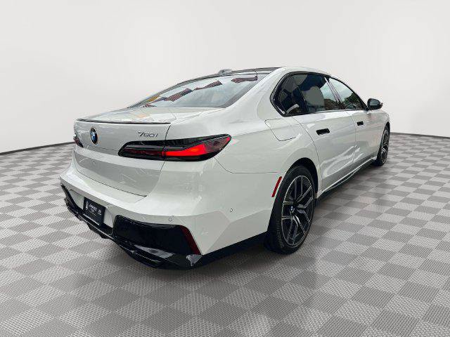 Used 2023 BMW 760i xDrive AWD/4WD image 2