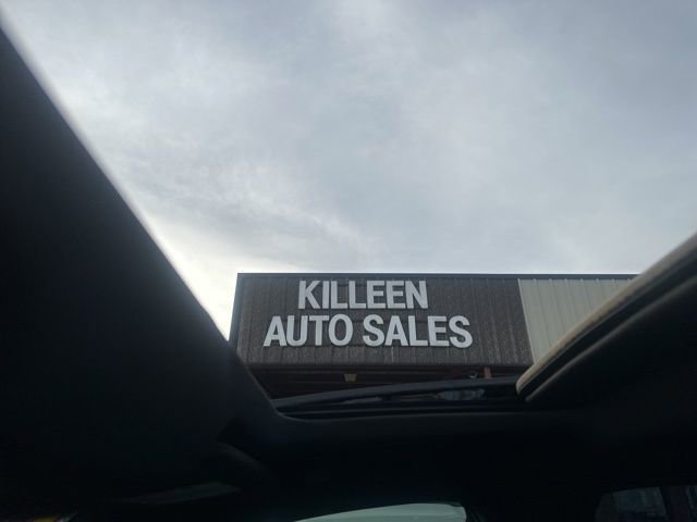 Used 2017 Ford Taurus SHO w/ Driver Assist Package image 27