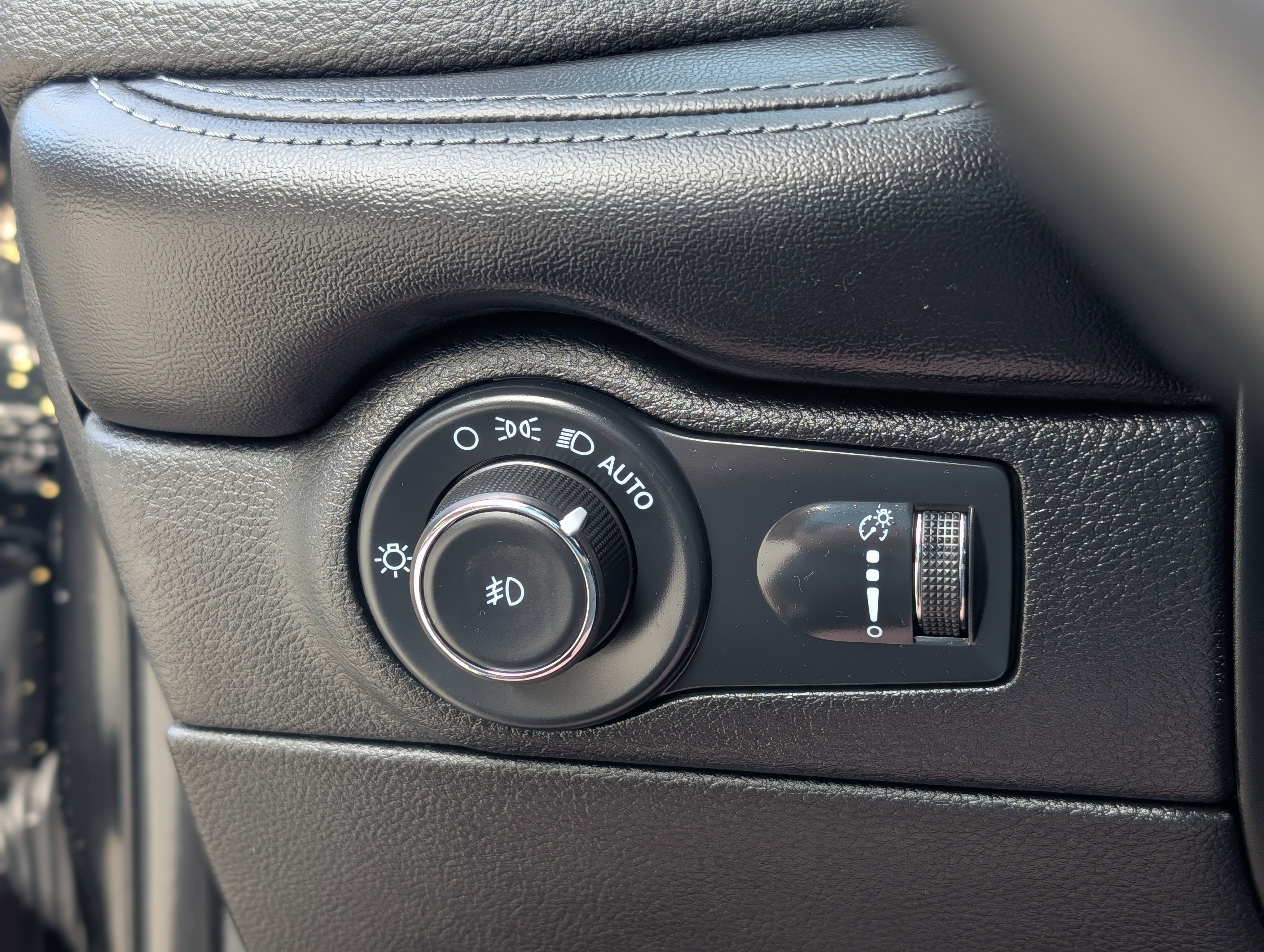 Used 2022 Dodge Durango GT image 27