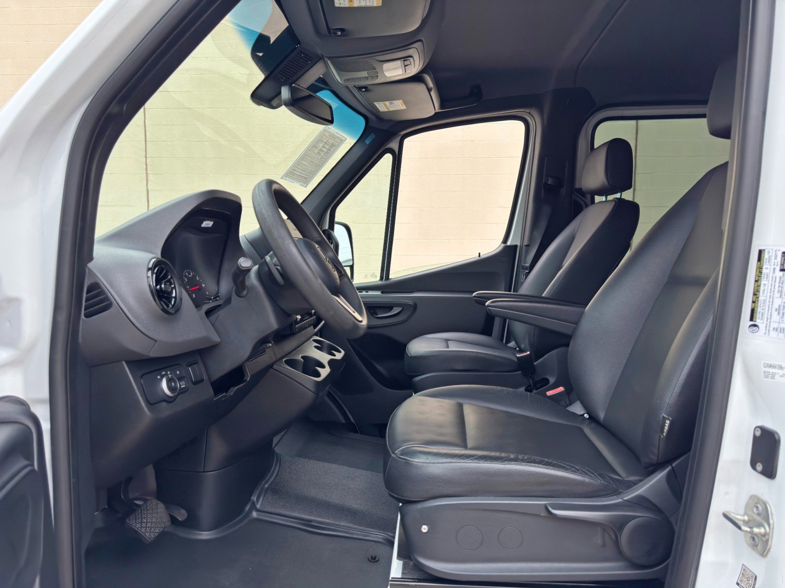 Used 2020 Mercedes-Benz Sprinter 2500 image 15