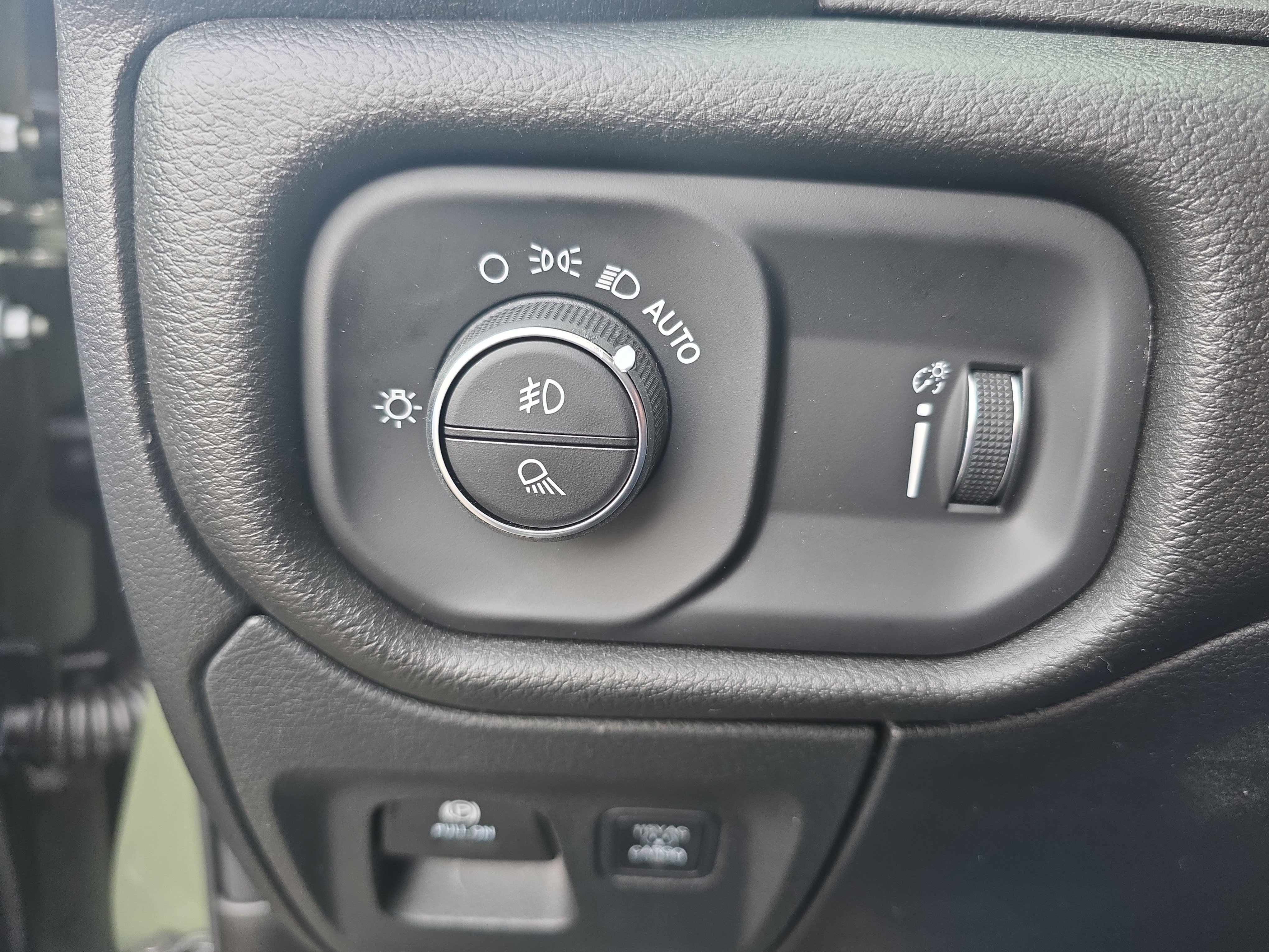 New 2026 RAM 1500 Express image 13