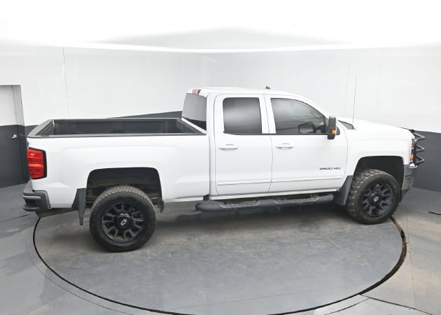 Used 2017 Chevrolet Silverado 2500 LT AWD/4WD image 38