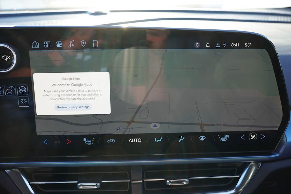 New 2026 Chevrolet Equinox EV LT AWD/4WD image 13