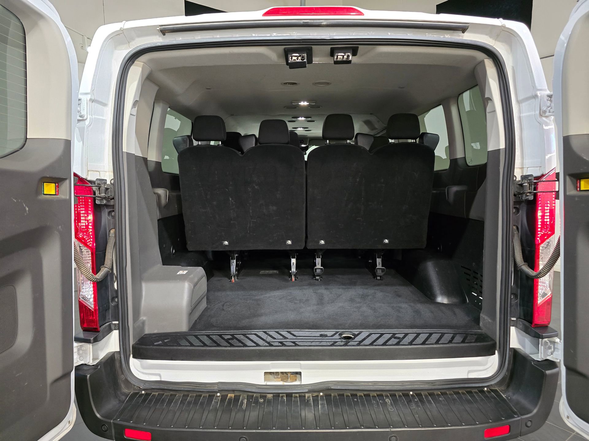 Used 2024 Ford Transit 350 XLT image 37