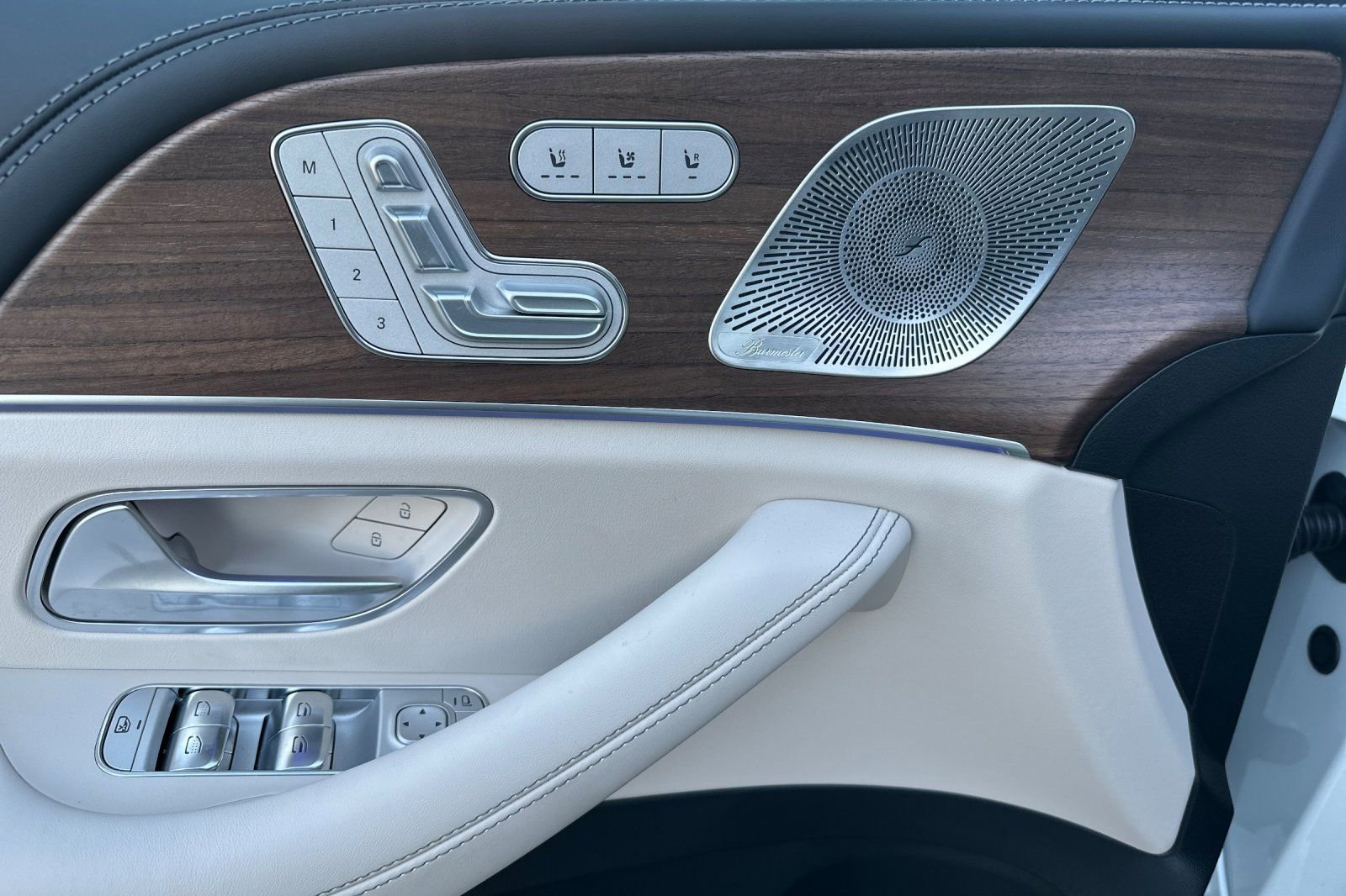 New 2026 Mercedes-Benz GLS 63 AMG 4MATIC image 9